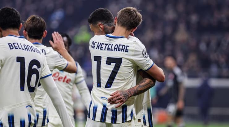 שחקני אטאלנטה מאושרים (IMAGO) שחקני אטאלנטה מאושרים