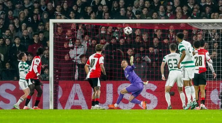 סלטיק מסכנת את השער של פיינורד