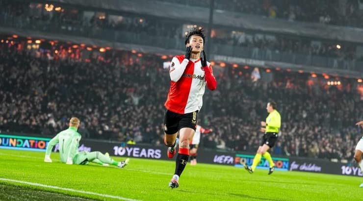 אואדה חוגג את שער היתרון