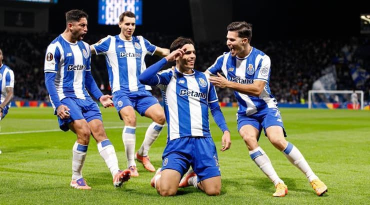 גברי וייגה מצדיע כל הדרך ליתרון מהיר