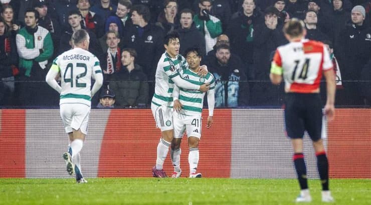 שחקני סלטיק חוגגים את השוויון