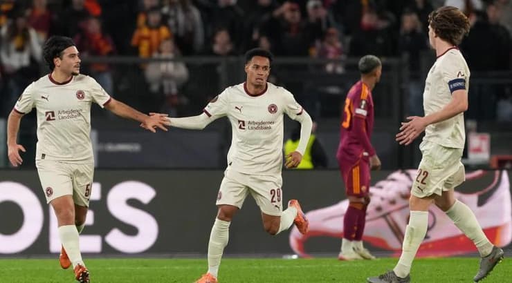 פאוליניו לאחר השער המצמק