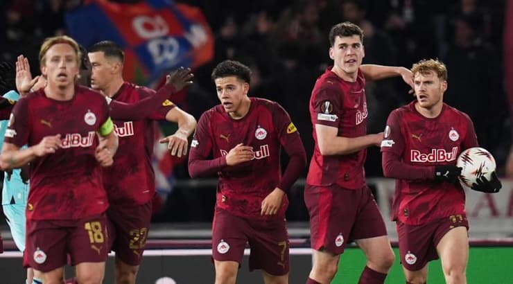 שחקני זלצבורג חוגגים