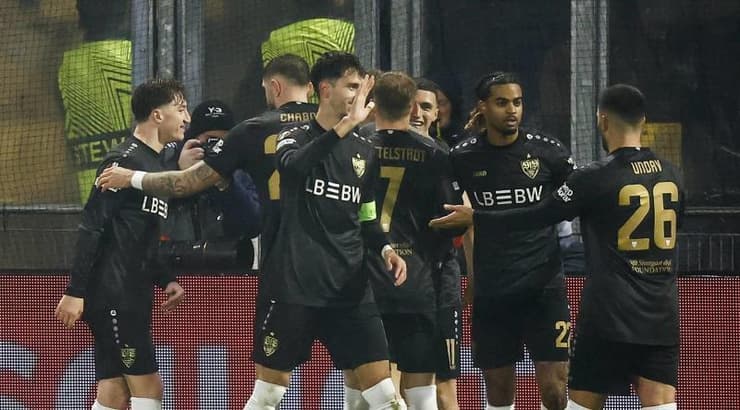 שחקני שטוטגרט חוגגים