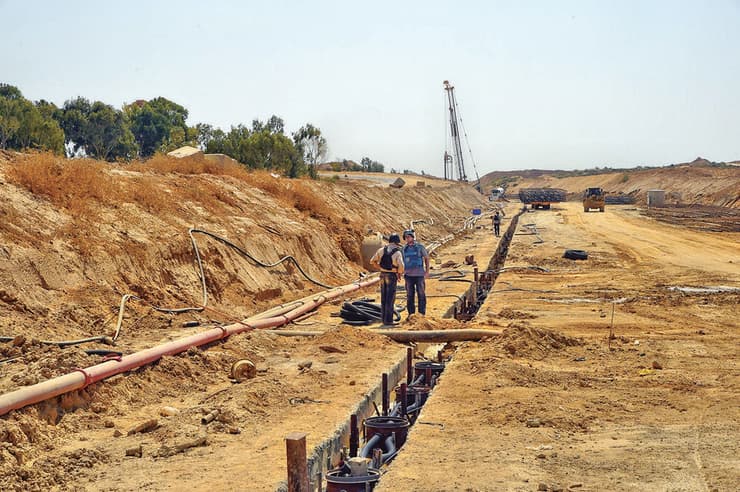 הקמת קיר הבטון התת־קרקעי ב־2018