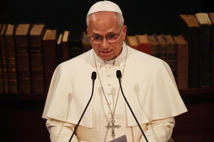 האפיפיור ליאו ה-14 ב אנקרה טורקיה נאום בארמון הנשיאות מול ארדואן