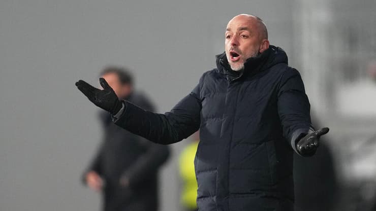 לאזטיץ' (צילום: AP Photo/Darko Vojinovic) לאזטיץ'