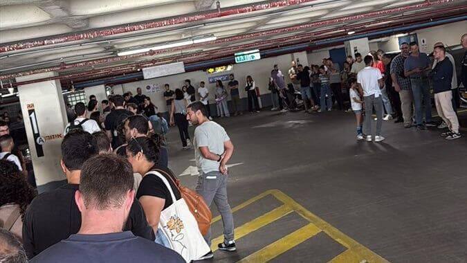 תור ענק לחידוש תוקף דרכון פורטוגלי בסינמה סיטי גלילות