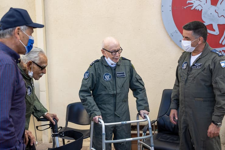 דן טולקובסקי בן 100 לשעבר מפקד חיל האויר בין השנים 1953 - 1958