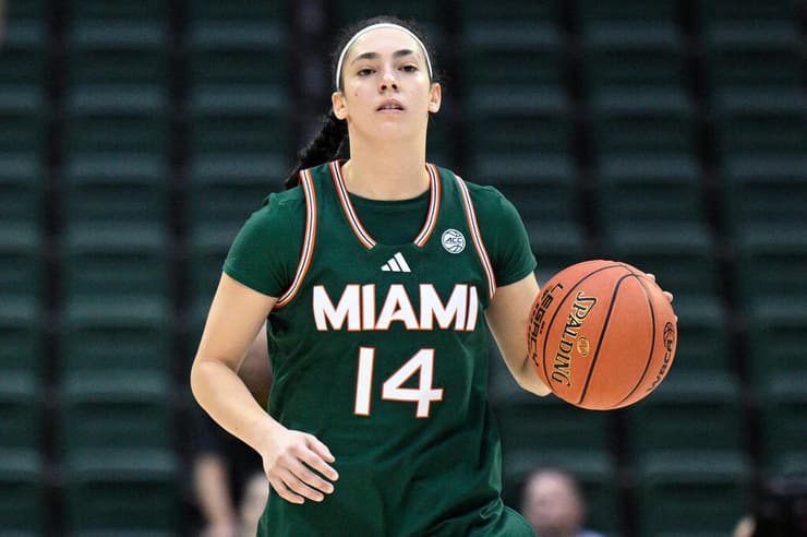 פרוספקט WNBA. רביב במדי מכללת מיאמי (צילום: AP Photo/Phelan M. Ebenhack) רביב