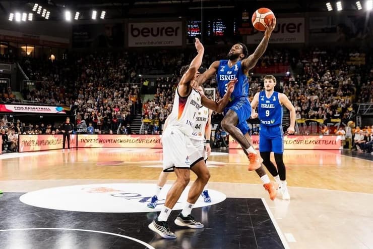 שחקן נבחרת ישראל קאדין קרינגטון