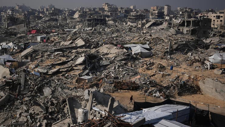 ההרס בעיר עזה (צילום: AP Photo/Abdel Kareem Hana) הרס ב שייח רדואן בעיר עזה רצועת עזה