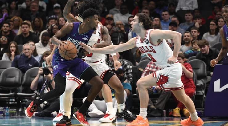 ברנדון מילר עם ג'וש גידי (רויטרס) ברנדון מילר עם ג'וש גידי