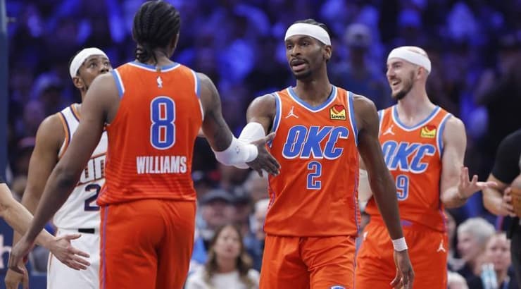 שיי ושחקני אוקלהומה חוגגים (רויטרס) שיי ושחקני אוקלהומה חוגגים