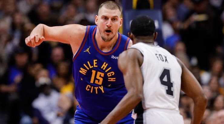 יוקיץ' מול הספרס (רויטרס) יוקיץ' מול הספרס