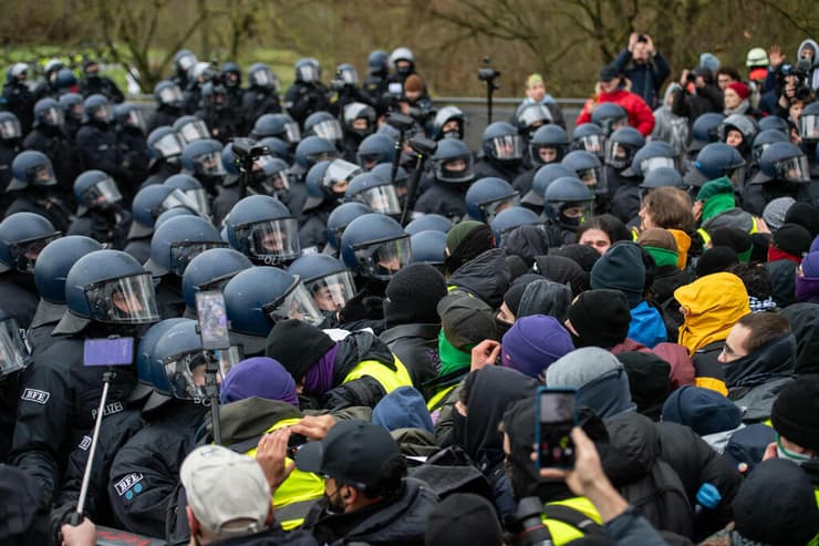 מחאה נגד הקמת אגף הנוער החדש של אלטרנטיבה לגרמניה