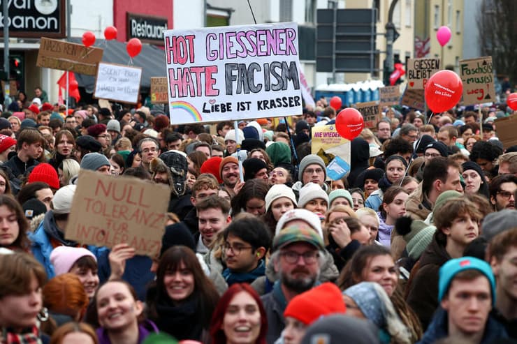 מחאה נגד הקמת אגף הנוער החדש של אלטרנטיבה לגרמניה