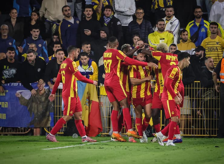 שחקני אשדוד