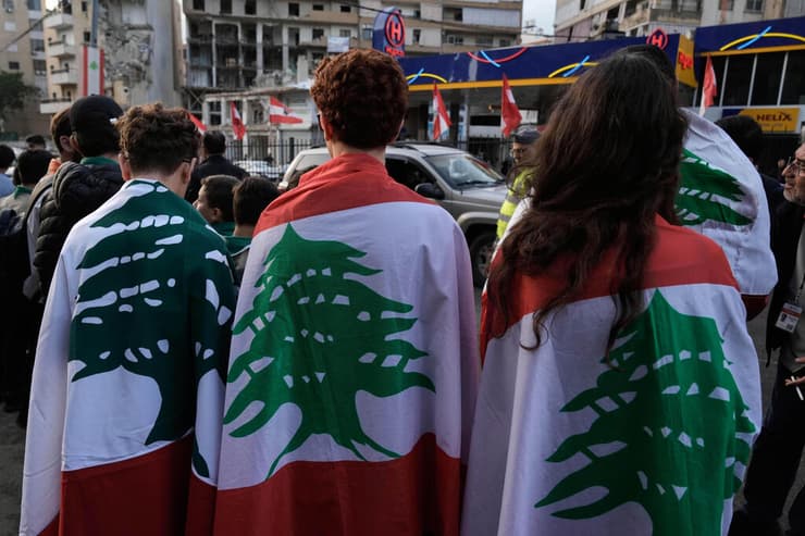 שבועות מכריעים בארץ הארזים (צילום: AP Photo/Bilal Hussein) ה אפיפיור לאו ליאו ה 14 ביקור ביירות לבנון