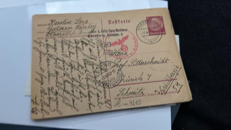 פריטים שהיו מועמדים למכירה בגרמניה והובאו לארץ