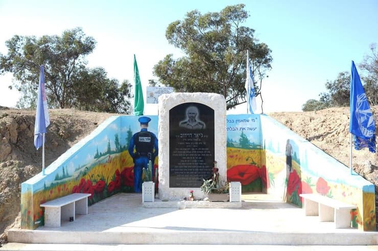 סנצ בדימוס אתי בוחניק וסנצ בדימוס ג'אן אלוש