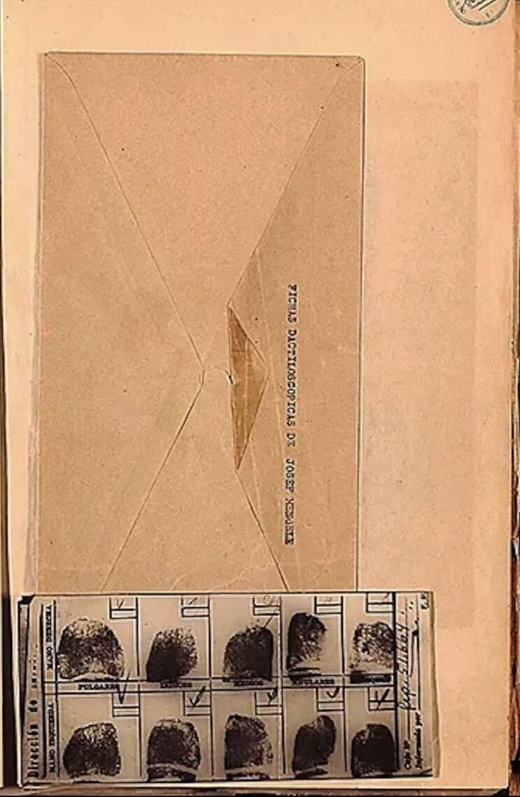 אפילו טביעות אצבע נאספו