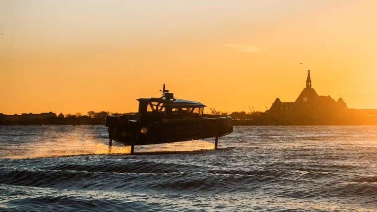 הסירה/ספינה המרחפת N30