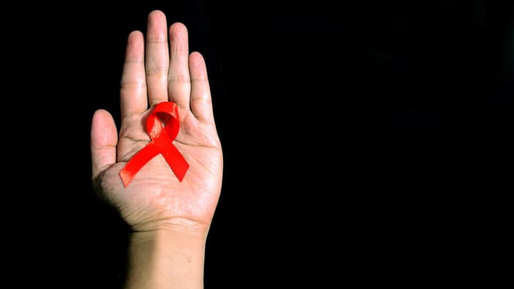 מודעות לאיידס ול-HIV 