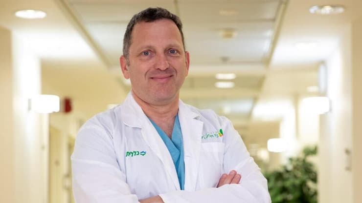 פרופ' ערן הדר, ראש היחידה לרפואת האם והעובר במרכז הרפואי בילינסון (צילום: שאולי לנדנר, באדיבות ביה"ח בילינסון) פרופ' ערן הדר