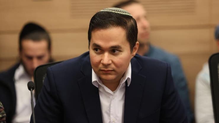"קידוש הגוש - עבודה זרה", ח"כ דן אילוז (צילום: אלכס קולומויסקי) ח"כ דן אילוז בוועדת חוץ וביטחון בכנסת - דיון בנושא חוק הגיוס