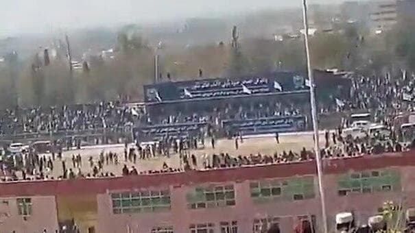 תיעוד הוצאה להורג ב אצטדיון ב אפגניסטן על ידי שלטון הטליבאן טליבאן