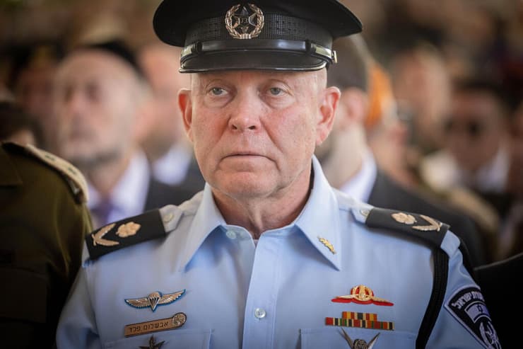 ניצב אבשלום פלד