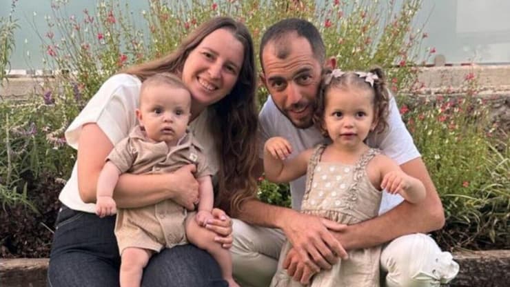 נורית בן שימול ובני משפחתה