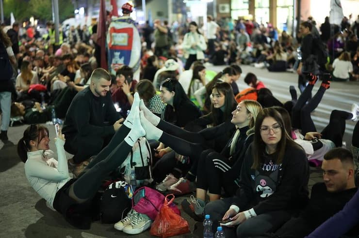 הפוגה במחאה בסרביה