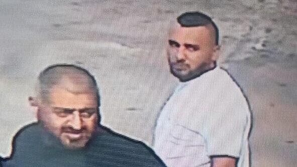 פרשת עוקץ רכבים של בני הזוג  מחמוד כנעאן ובתל אל מויאל -  בתמונה מחמוד בלבן ומי שמציג עצמו יוסף בשחור