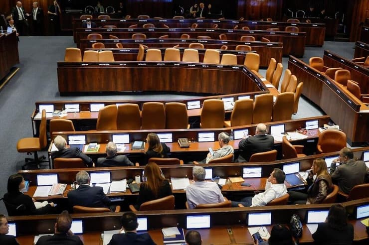 המושבים הריקים של הקואליציה