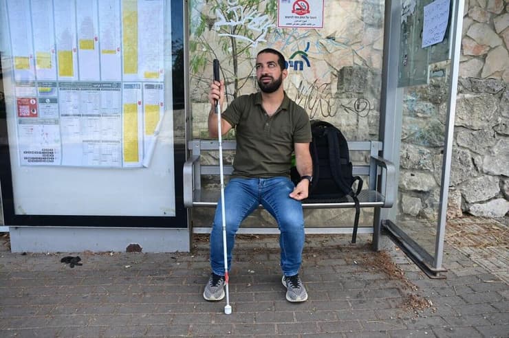 מחמוד חמודה, עיוור