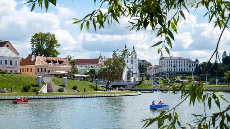 מבט על רובע טריניטי ההיסטורי, ביום בהיר - למי שיחכה לקיץ (צילום: OlgaGubskaya / shutterstock) מבט על רובע טריניטי ההיסטורי