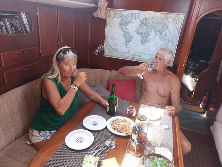 הסבתא שמפליגה מסביב לעולם