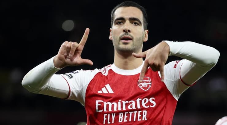 מיקל מרינו מאושר