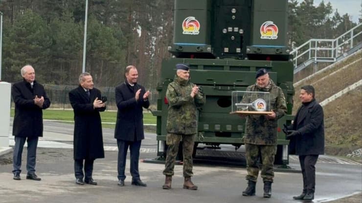 צילום: דוברות משרד הביטחון טקס מסירת חץ 3 בגרמניה