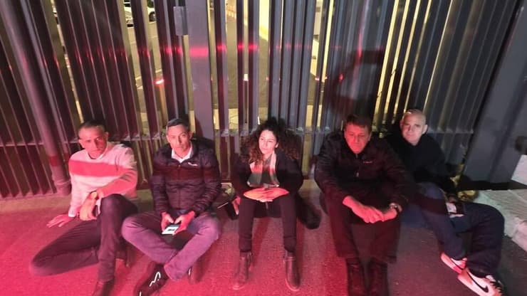 ראשי מועצות עוטף עזה מוחים בכניסה למשרד ראש הממשלה