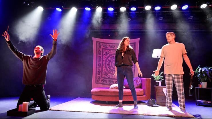 "שלישייה". פסטיבל תיאטרון קצר 2025