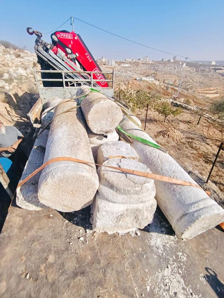 צילום: דוברות מתפ"ש השבת עשרות ממצאים ארכיאולוגיים מהאתר הארכיאולוגי בורג' לסאנה