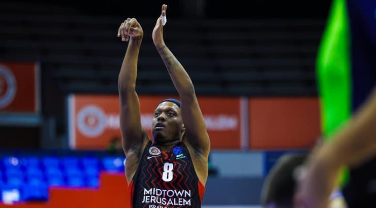 קאסיוס ווינסטון (מיכל בן גיגי, הפועל ירושלים) קאסיוס ווינסטון