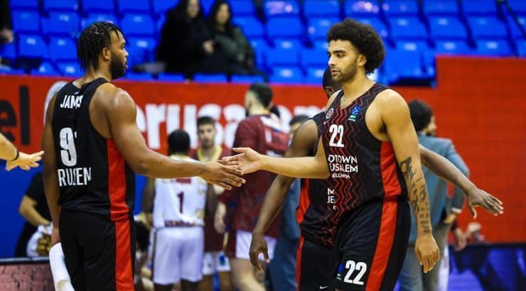 אנתוני לאמב וג׳וזאיה ג׳ורדן ג׳יימס (מיכל בן גיגי, הפועל ירושלים) אנתוני לאמב וג׳וזאיה ג׳ורדן ג׳יימס