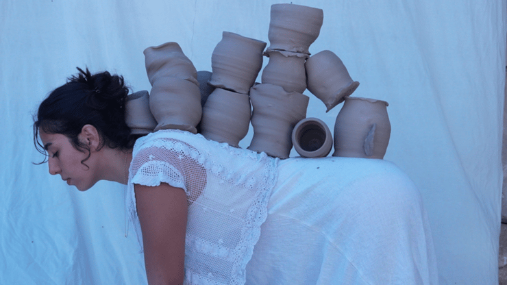 סטילס מתוך עבודת וידאו "אדמה רטובה", בגלריה סטודיו משלך ירושלים, דועא בסיס