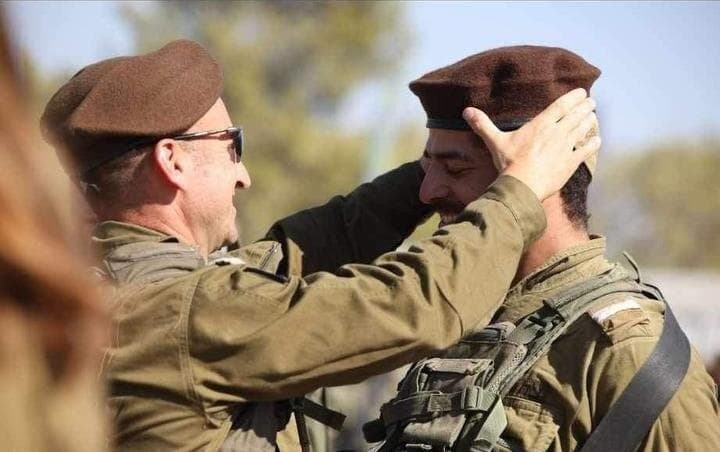 "במקום גמרא, למד את חוברת ההפעלה של הנמ"ר" (צילום: באדיבות המשפחה) סגן יוחאי דוכן שנפל בקרב בנחל עוז ב-7 באוקטובר