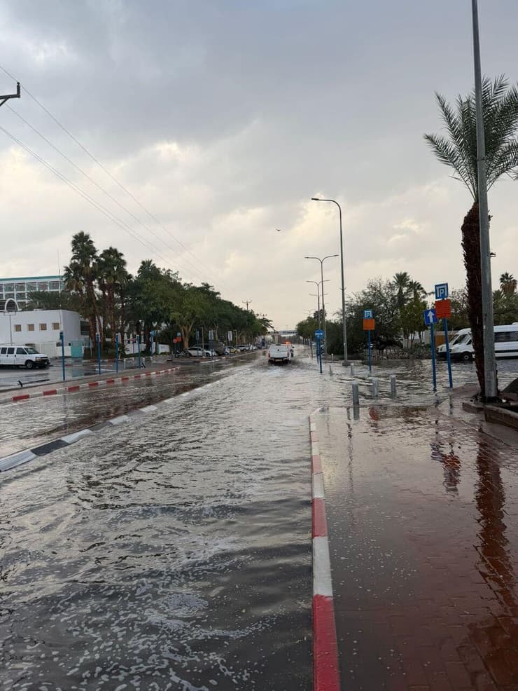 השיטפון באילת, אתמול (צילום: דוברות עיריית אילת) השיטפון באילת