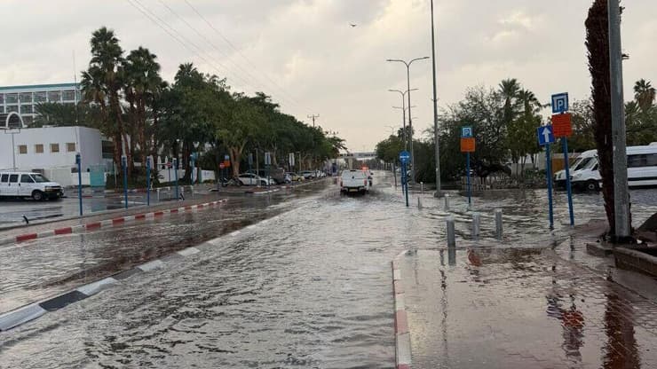 הצפה באילת (צילום: דוברות עיריית אילת) השיטפון באילת